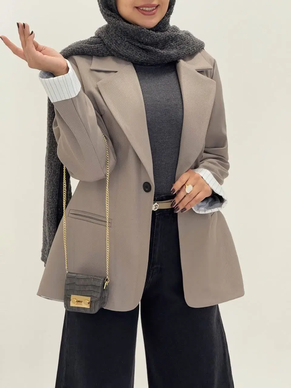 3597-کت پرادا کاروس